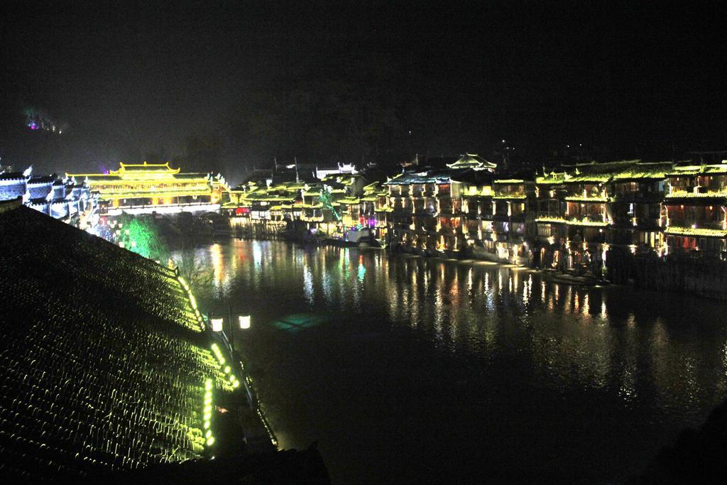 Fenghuang 1St Apartment Exterior foto