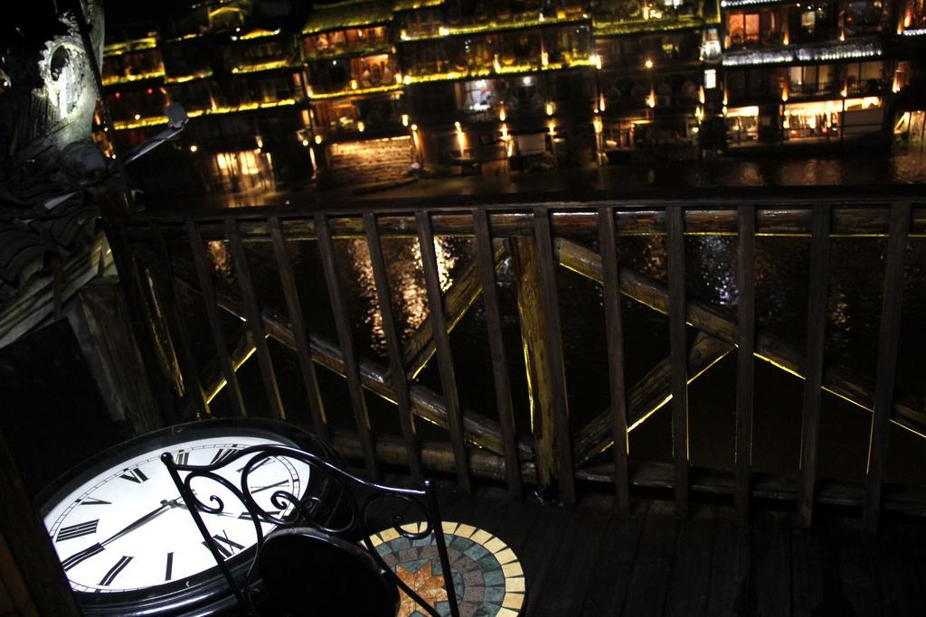 Fenghuang 1St Apartment Exterior foto