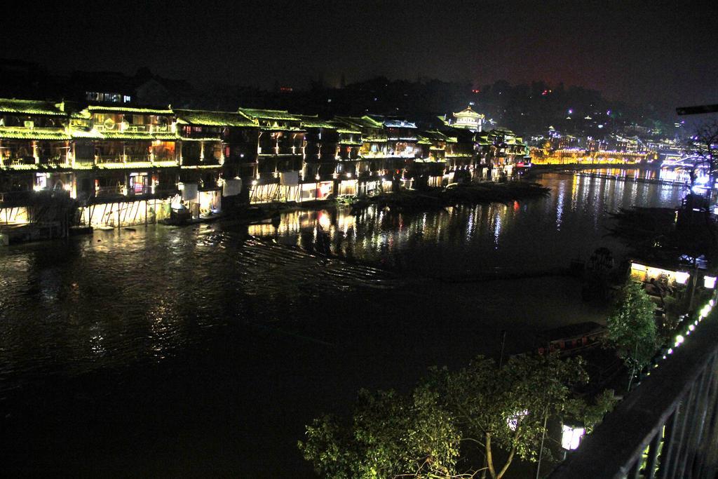 Fenghuang 1St Apartment Exterior foto